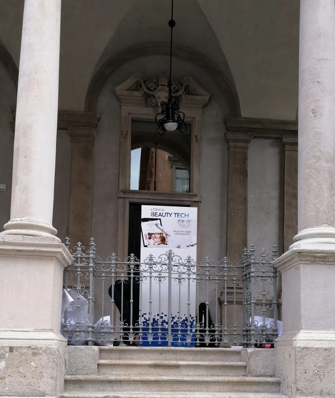 LOreal Beauty Tech Gireconsulti lato Piazza Mercanti 2
